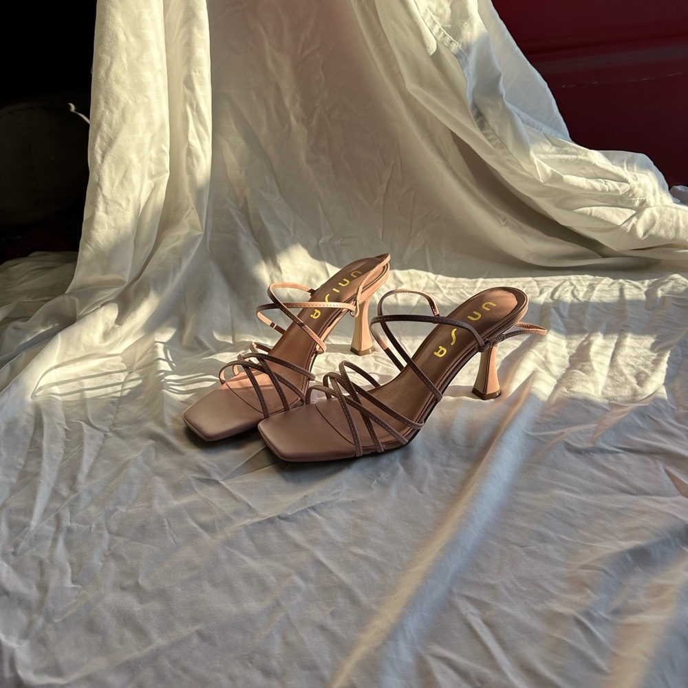 Elegant Strappy Heels in Tan